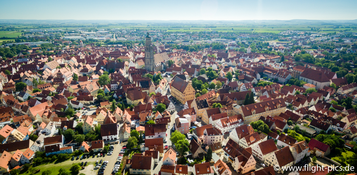 Luftaufnahme der Nördlinger Altstadt.